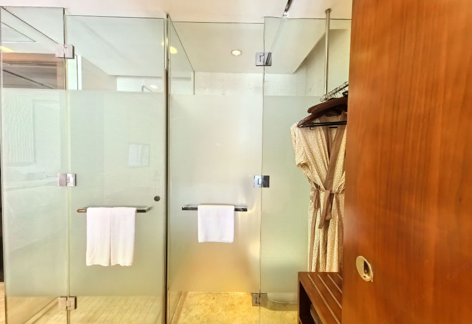 豪華山景陽台雙床房