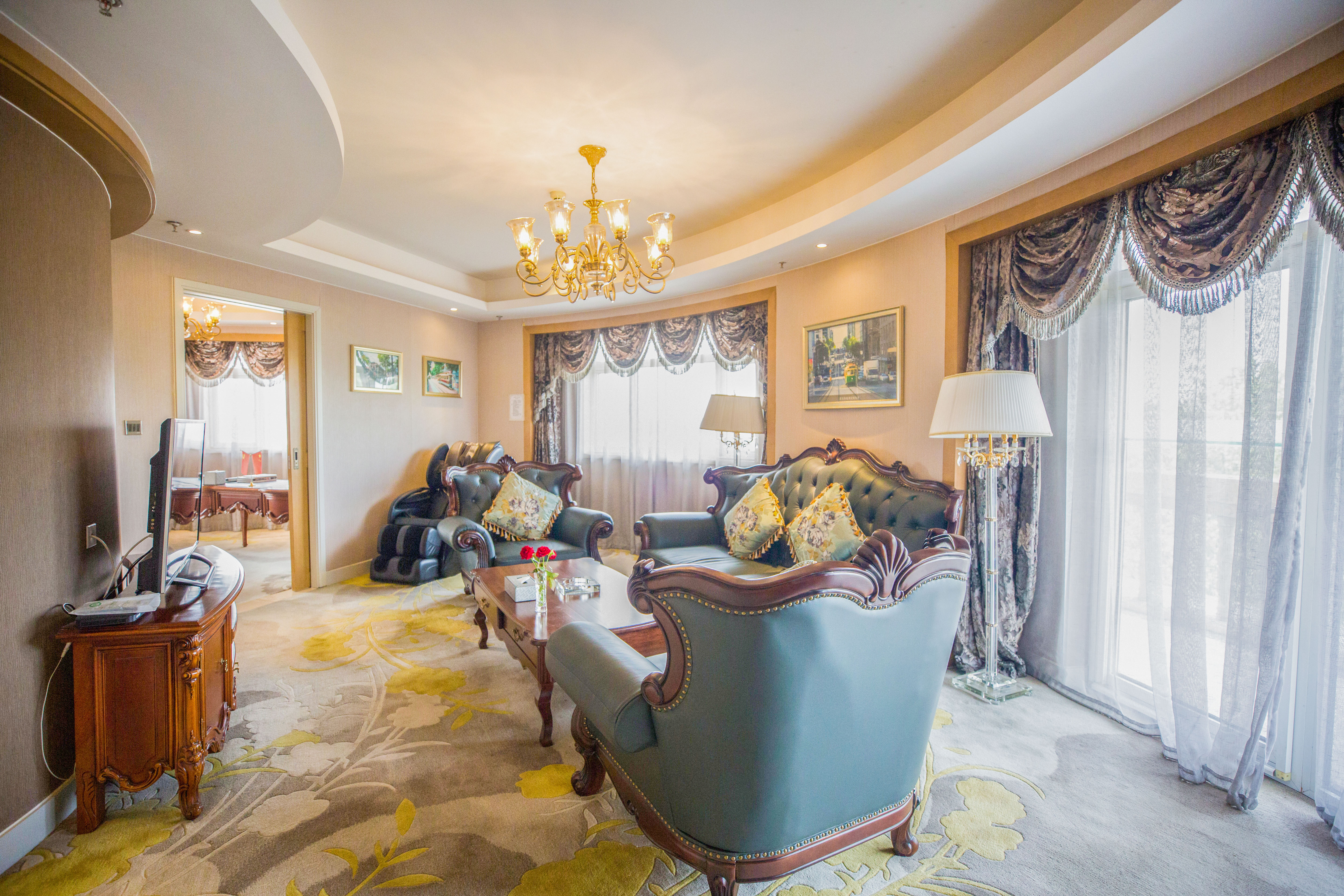 玻璃悬索奇观豪华套房