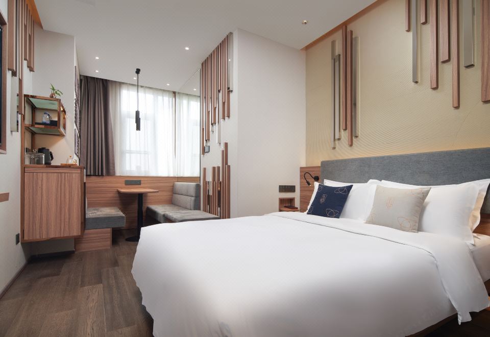 甄选大床房（加热毛巾杆+小冰箱+智能镜）