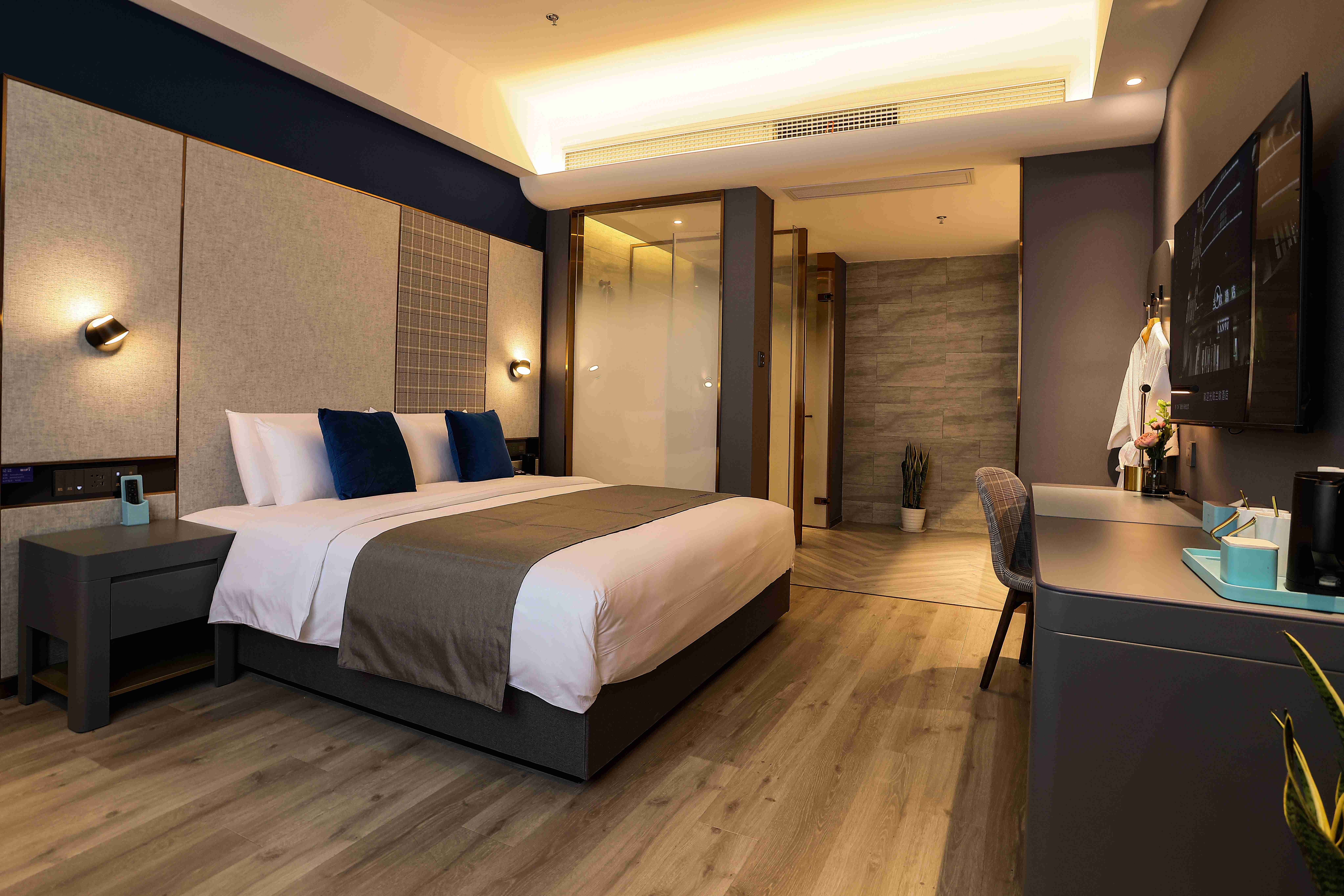 兰大师设计套房（全屋智能语音+小冰箱+独立卧室客厅）