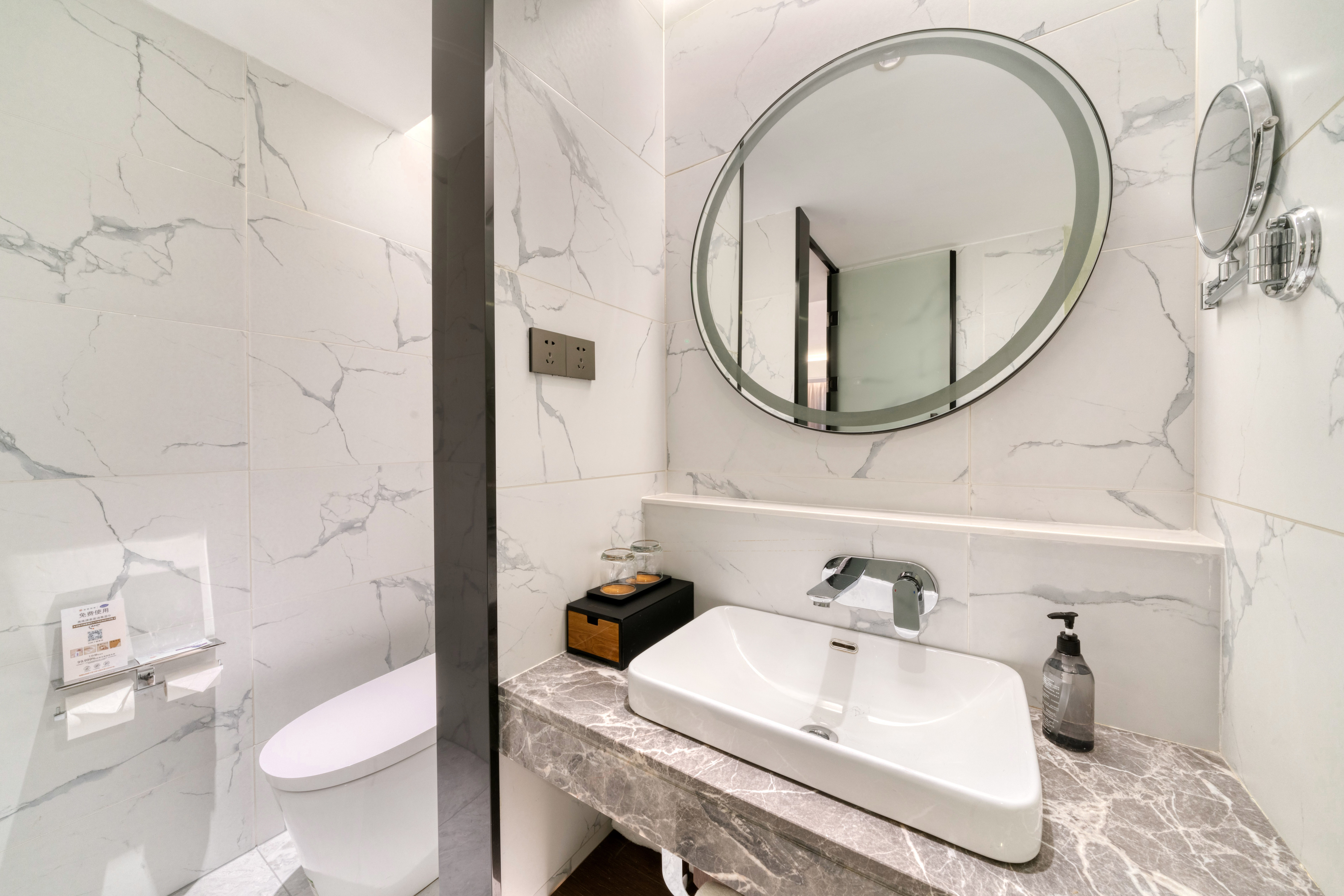 家庭房（莱芬吹风机+智能小度）