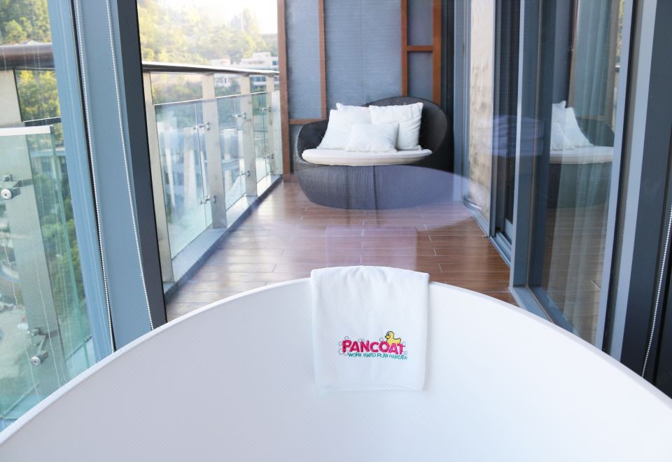 Crowne Plaza Hangzhou One Thousand Island LakeB.duck Themed Family Room