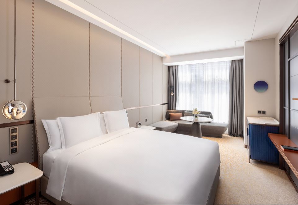 Crowne Plaza Qingdao Jinshui, an IHG Hotel1 King Bed Standard High Floor
