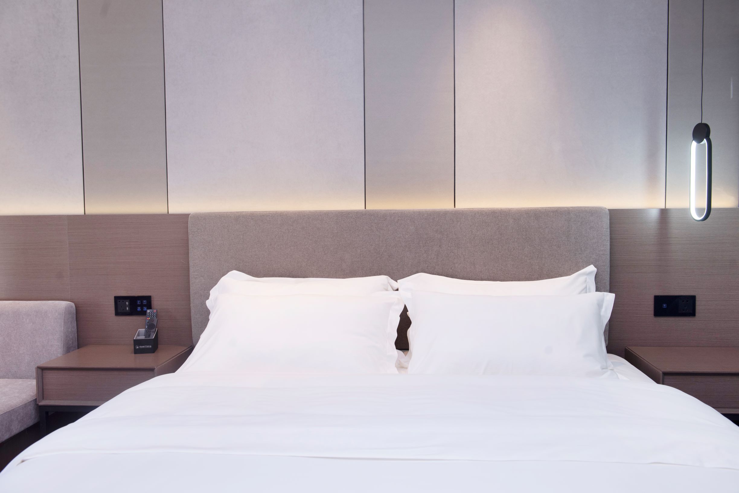 豪华大床房（智能加湿器+品质床品+乾湿分离）