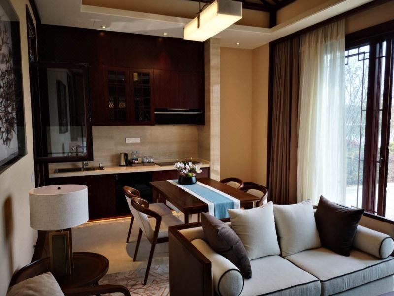 观景四居庭院房