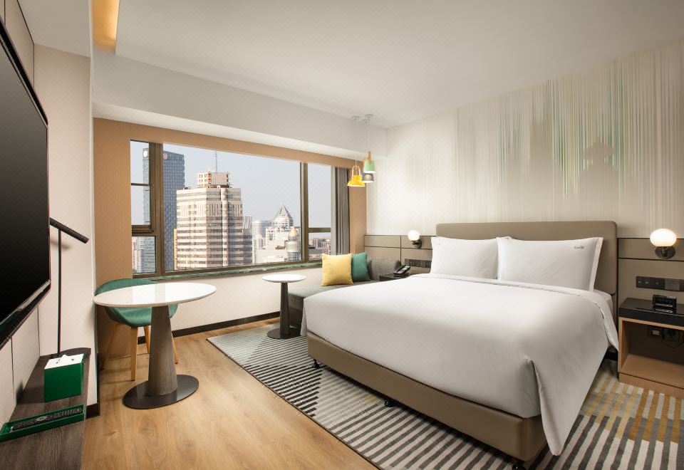 Holiday Inn Shanghai Nanjing RoadDeluxe King Room Nanjing Road View