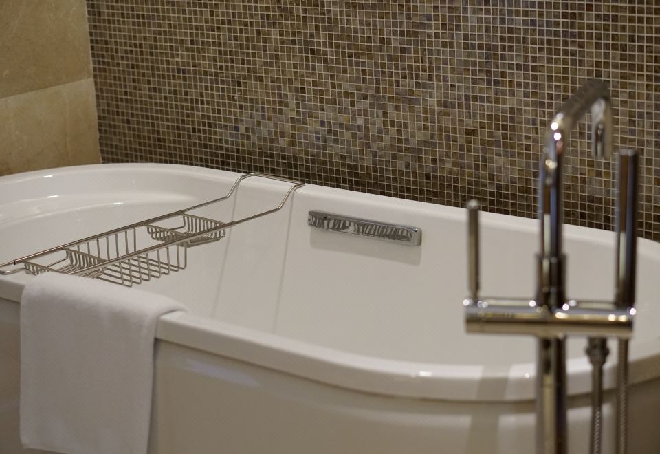 豪華湖景大床房 | 帶浴缸