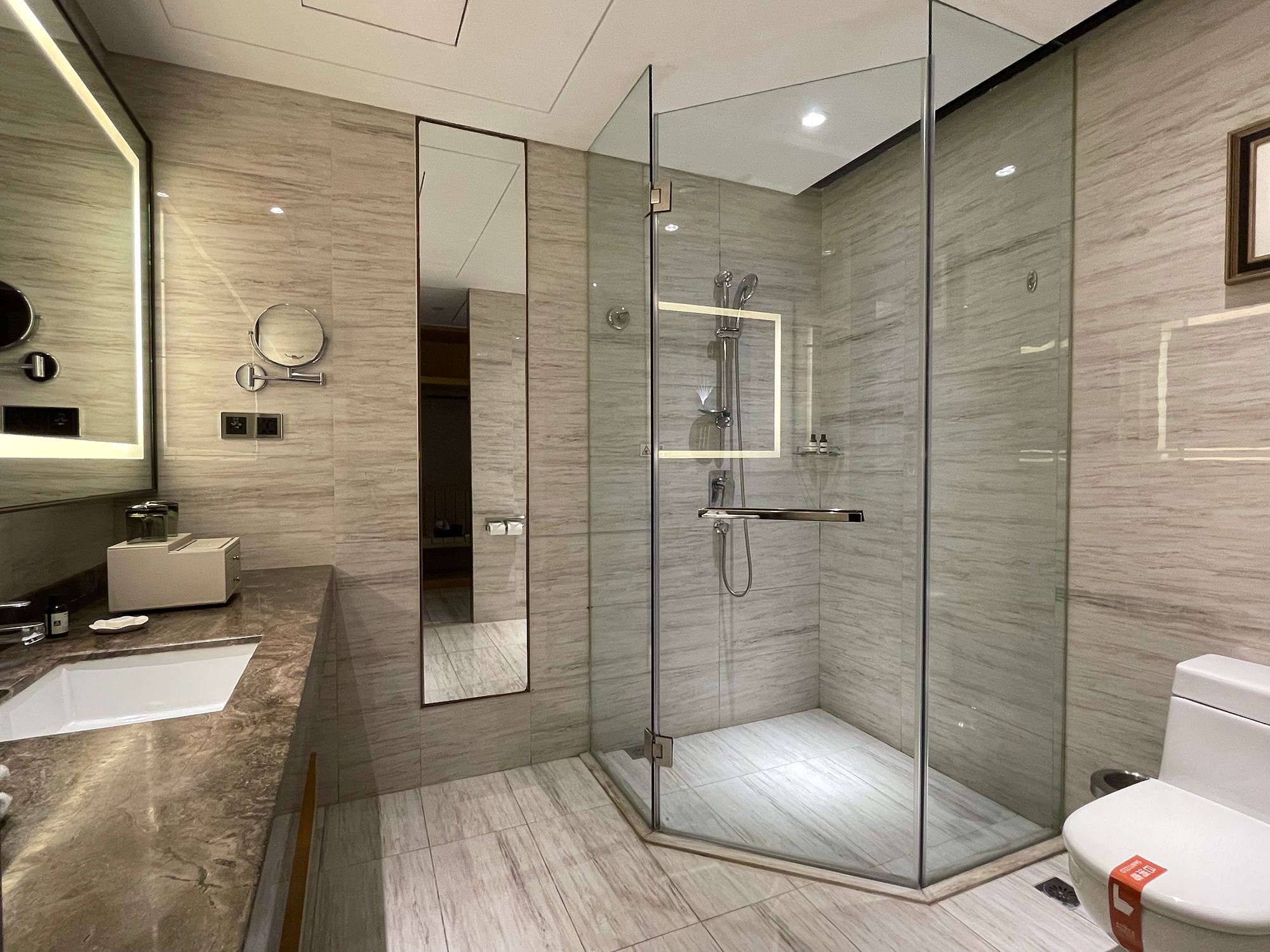 逸居双床房（斯林百兰定制床垫+MINI吧）