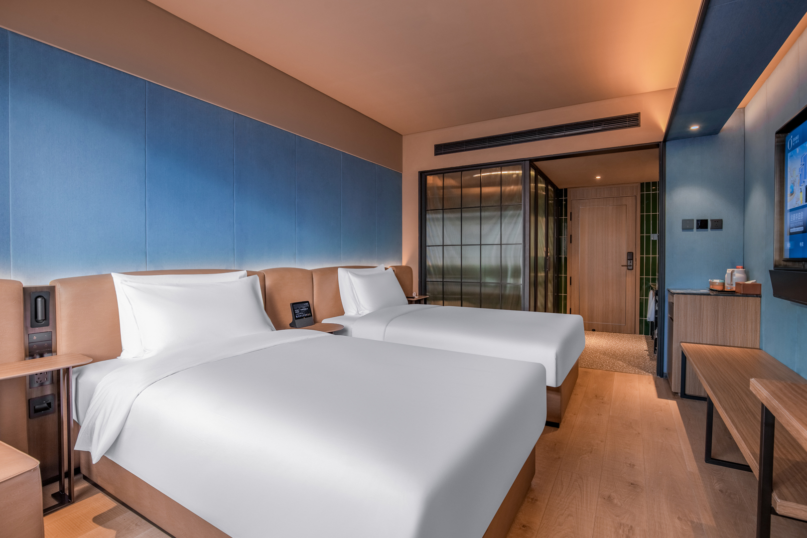 加州双床房（智能客控+电视投屏+小冰箱）