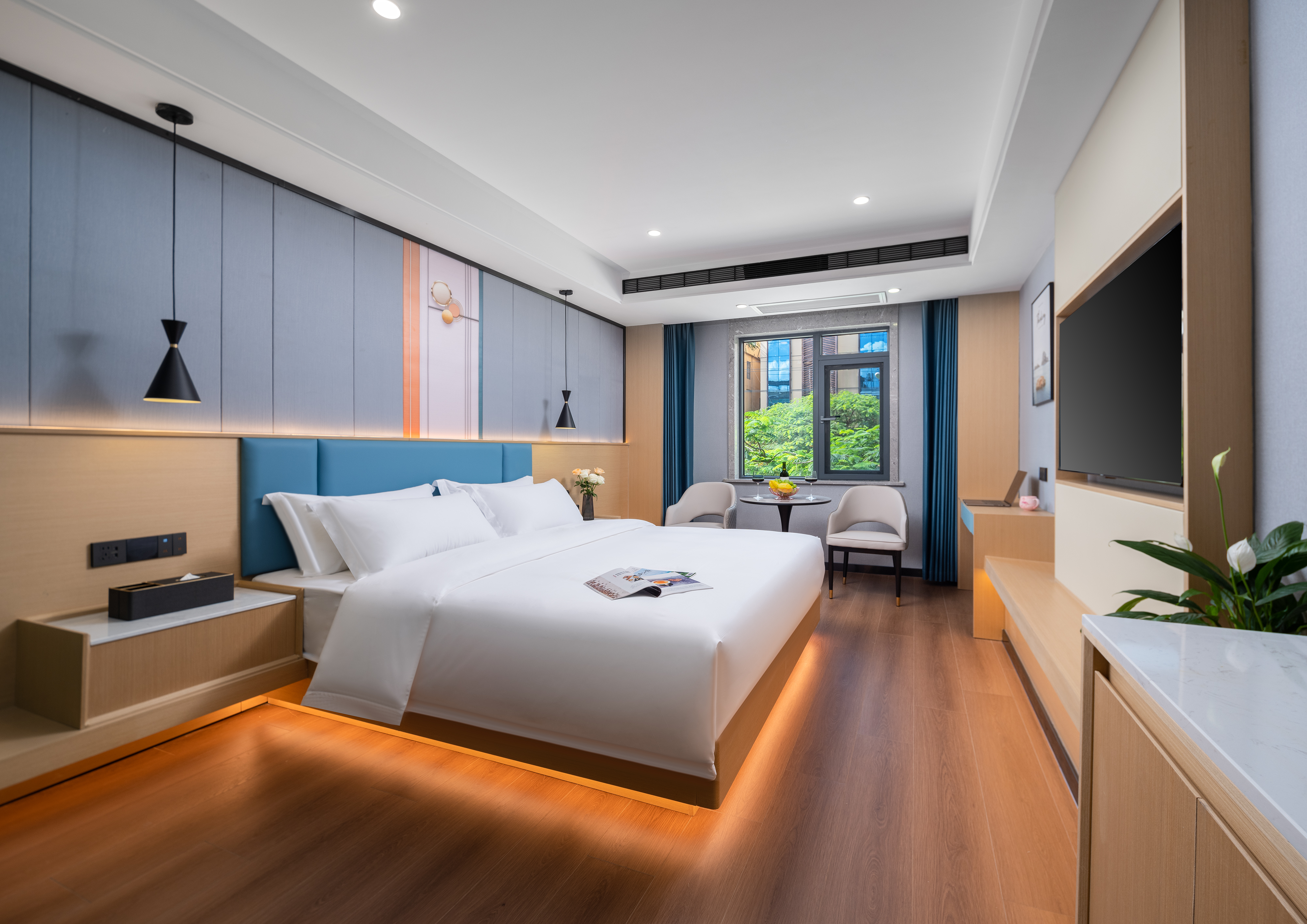 雅致大床房（智能语音控制+定制床垫+办公椅）