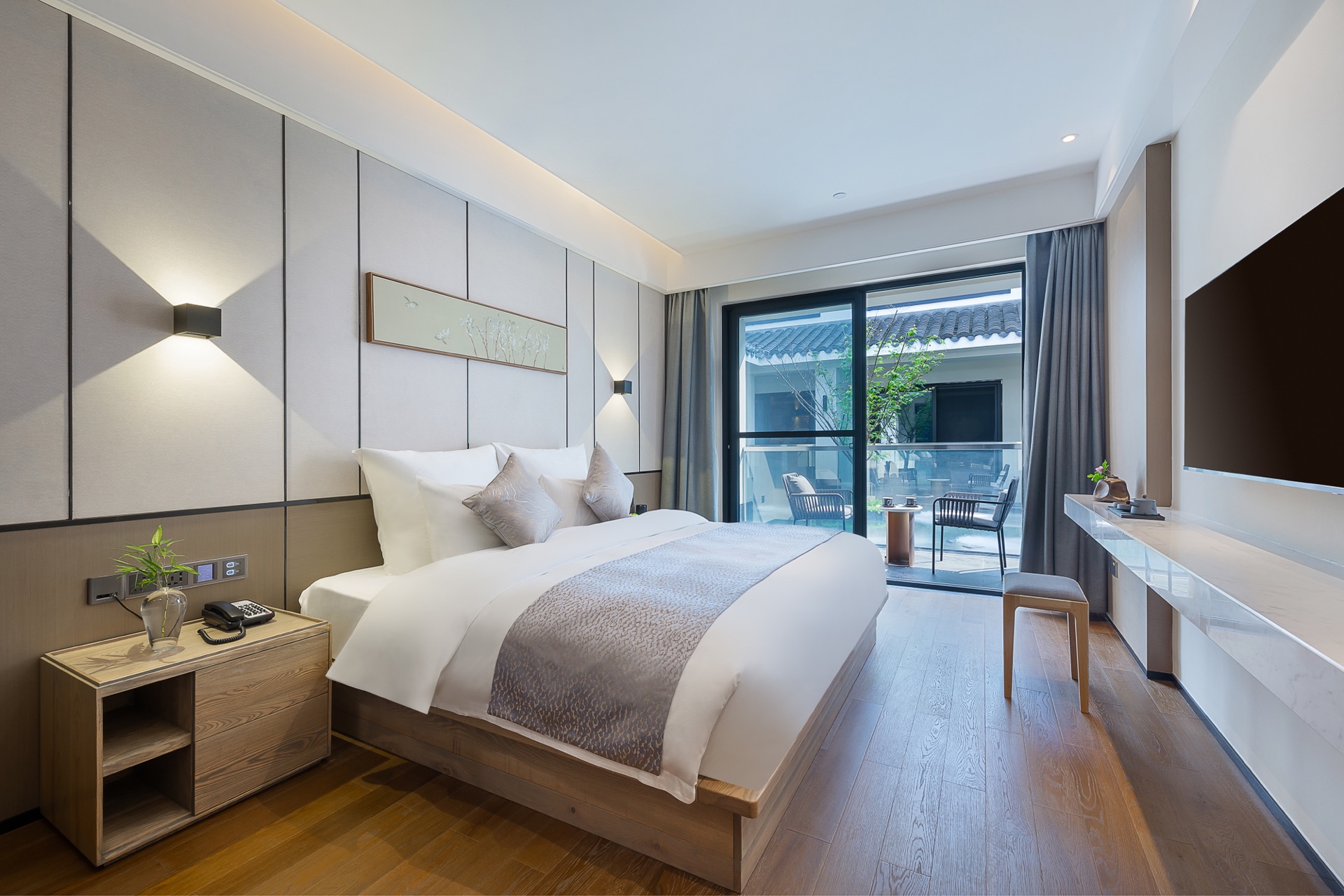 争朝夕-露台大床房（落地窗+高端洗护+智能客控）