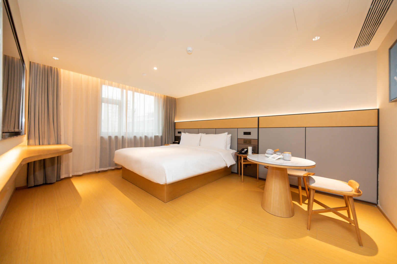 套房【一室一厅｜65寸投屏电视】