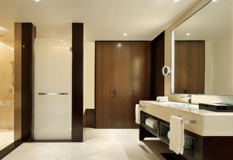 古镇景观大床房（带阳台）