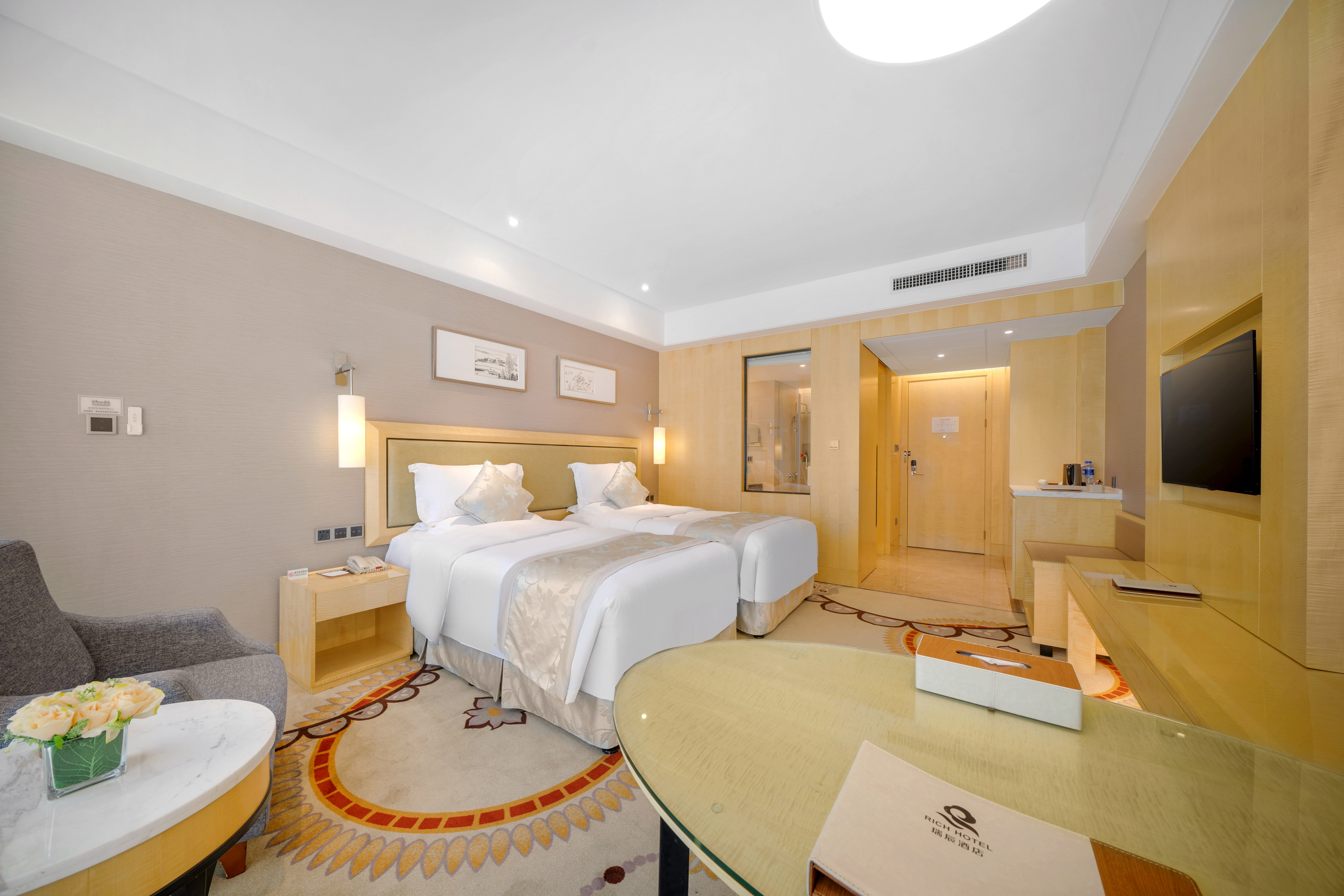 舒雅·城景双床房（休闲沙发+办公桌）