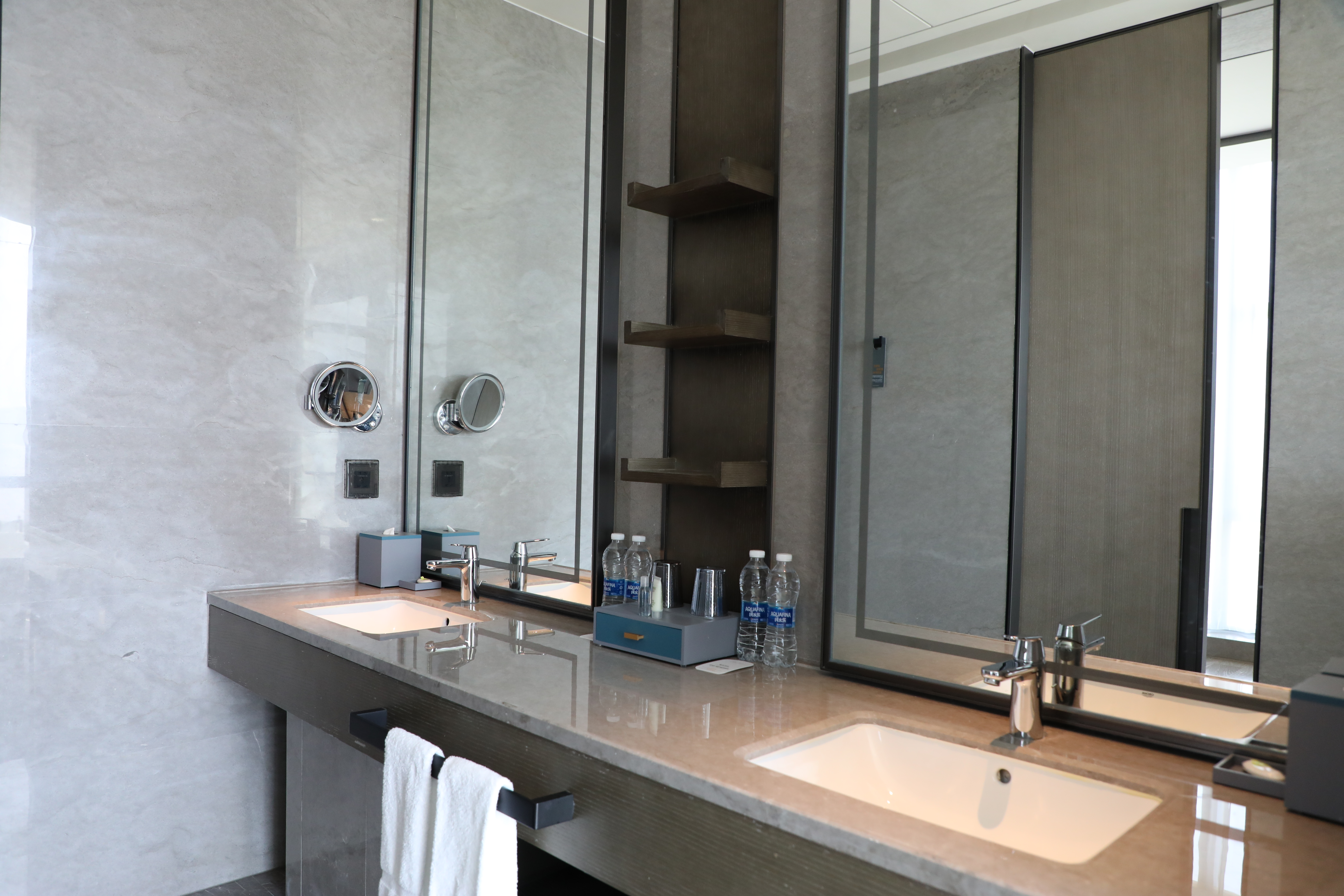 尊贵海景双床房