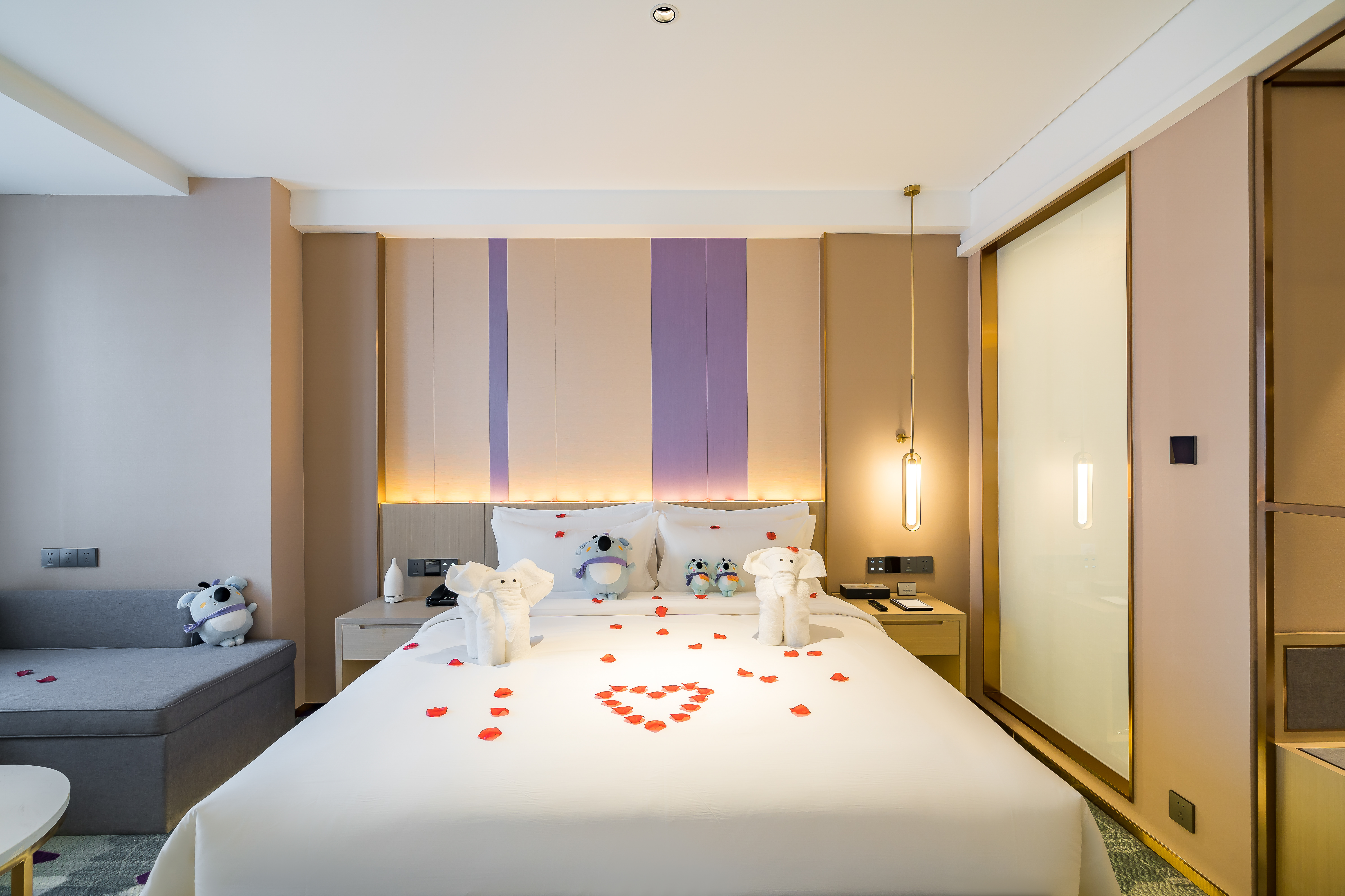 浪漫优享房（智能客控+可投屏+慕思床垫）