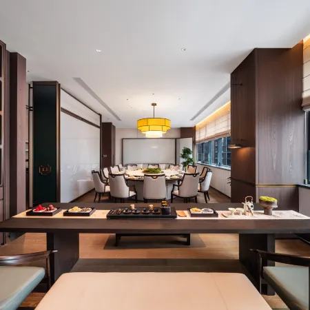 Maison New Century Hotel Huzhou Отели в г. Дэцин