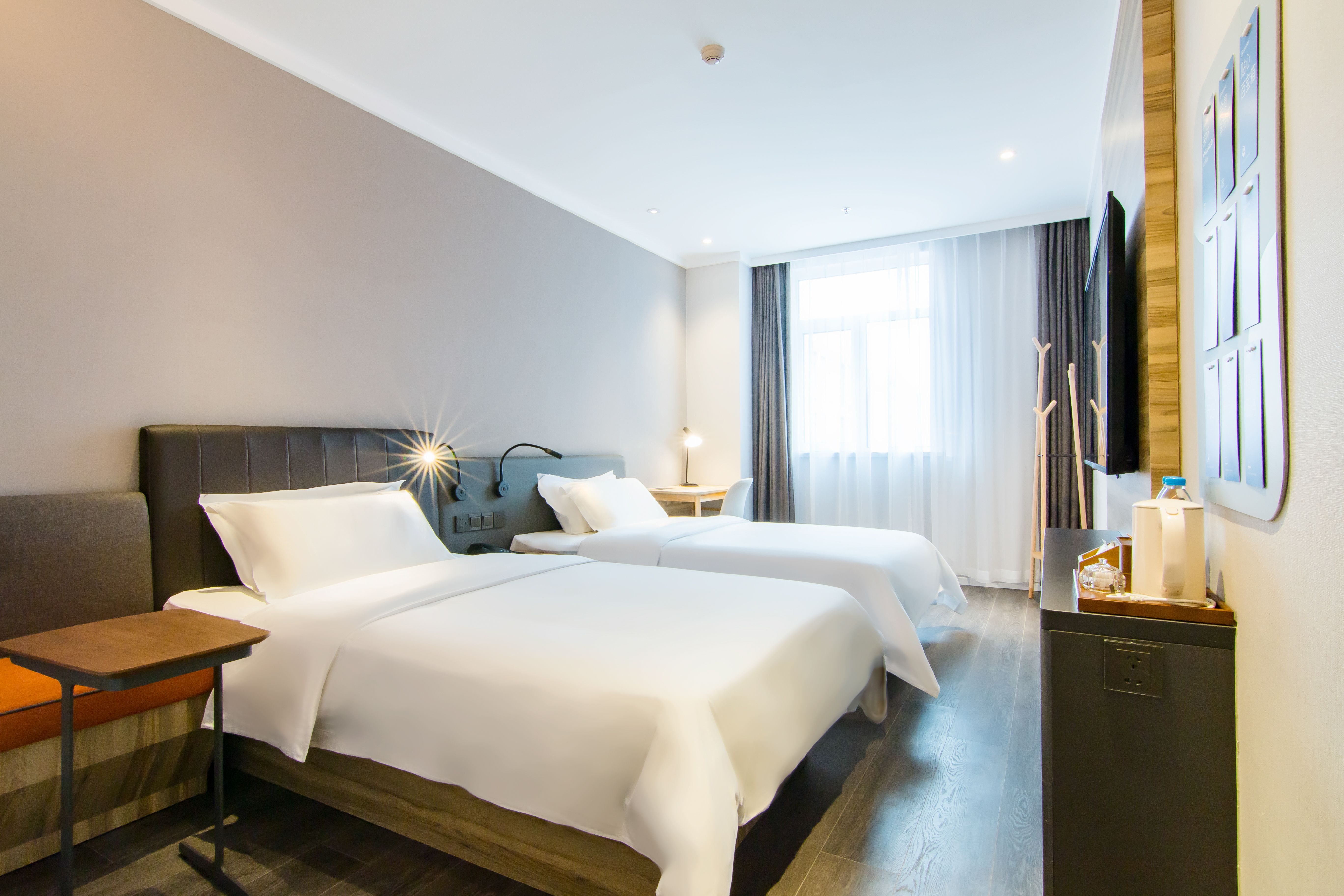 高级双床房（金可儿床垫+记忆枕+电视投屏）