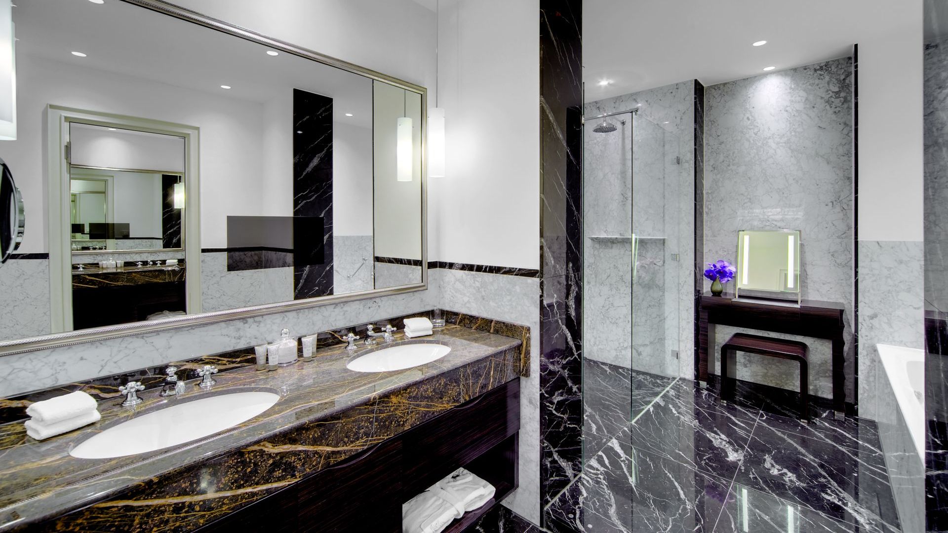 豪华套房, 1 卧室套房, 2 张单人床, 湖泊景观