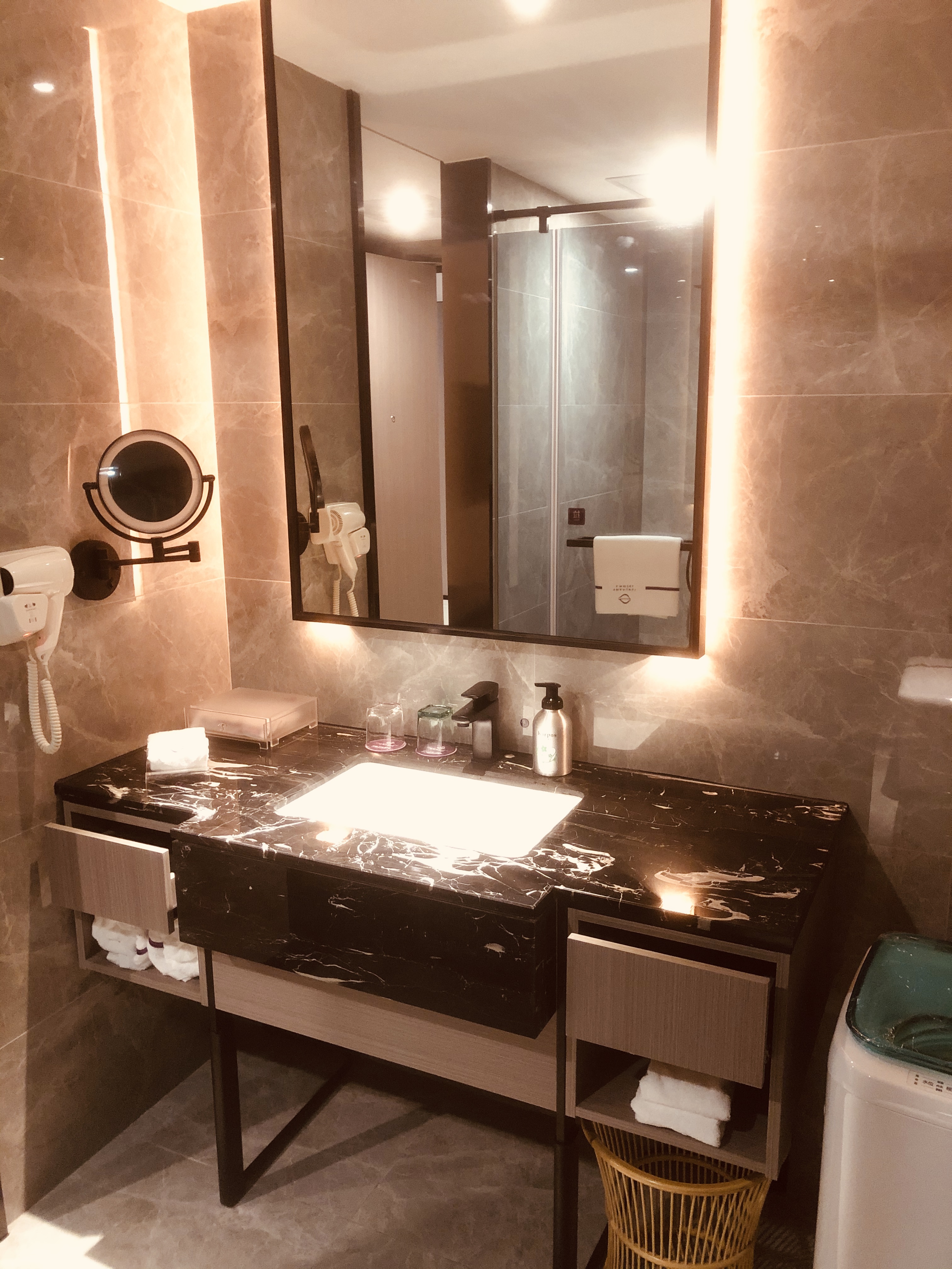 阳光双床房（高空景观+智能客控+全自动洗衣机）