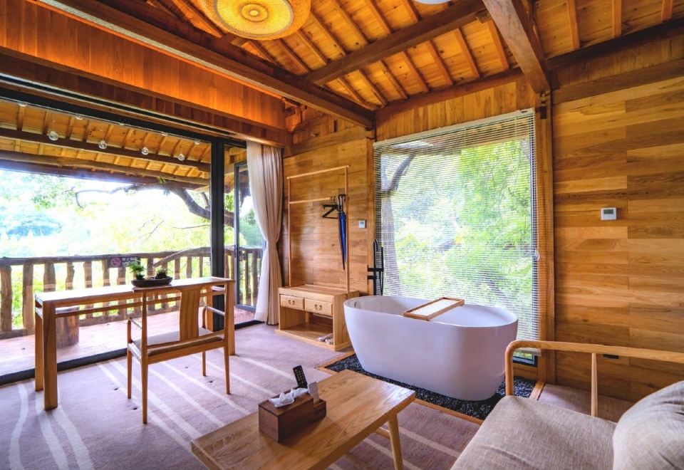 野宿树屋双床房