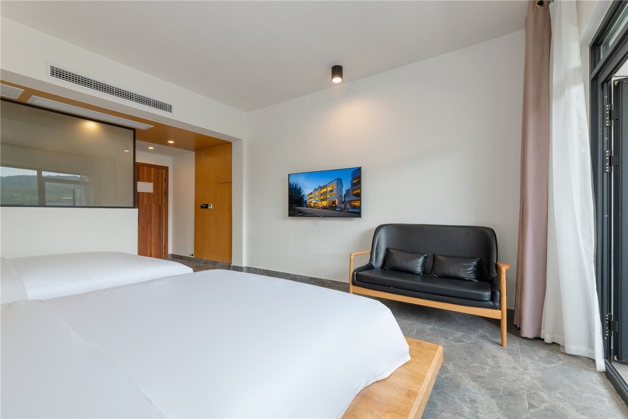 山景阳台榻榻米双床房