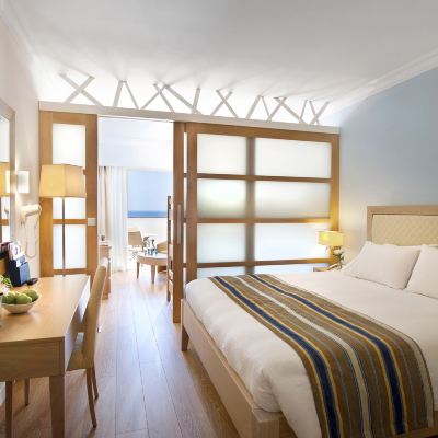 Junior Family Suite with Pool and Sea View