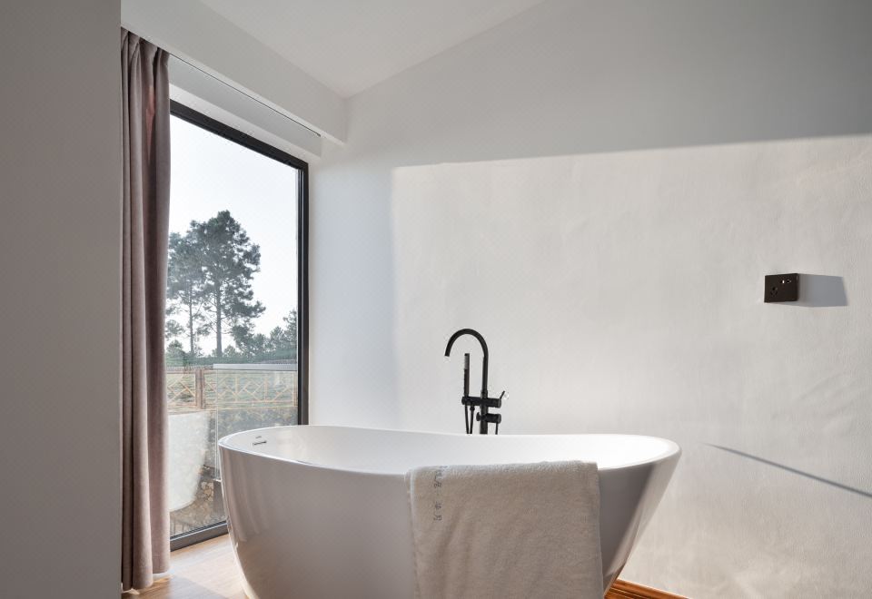 星雨·山景大床房