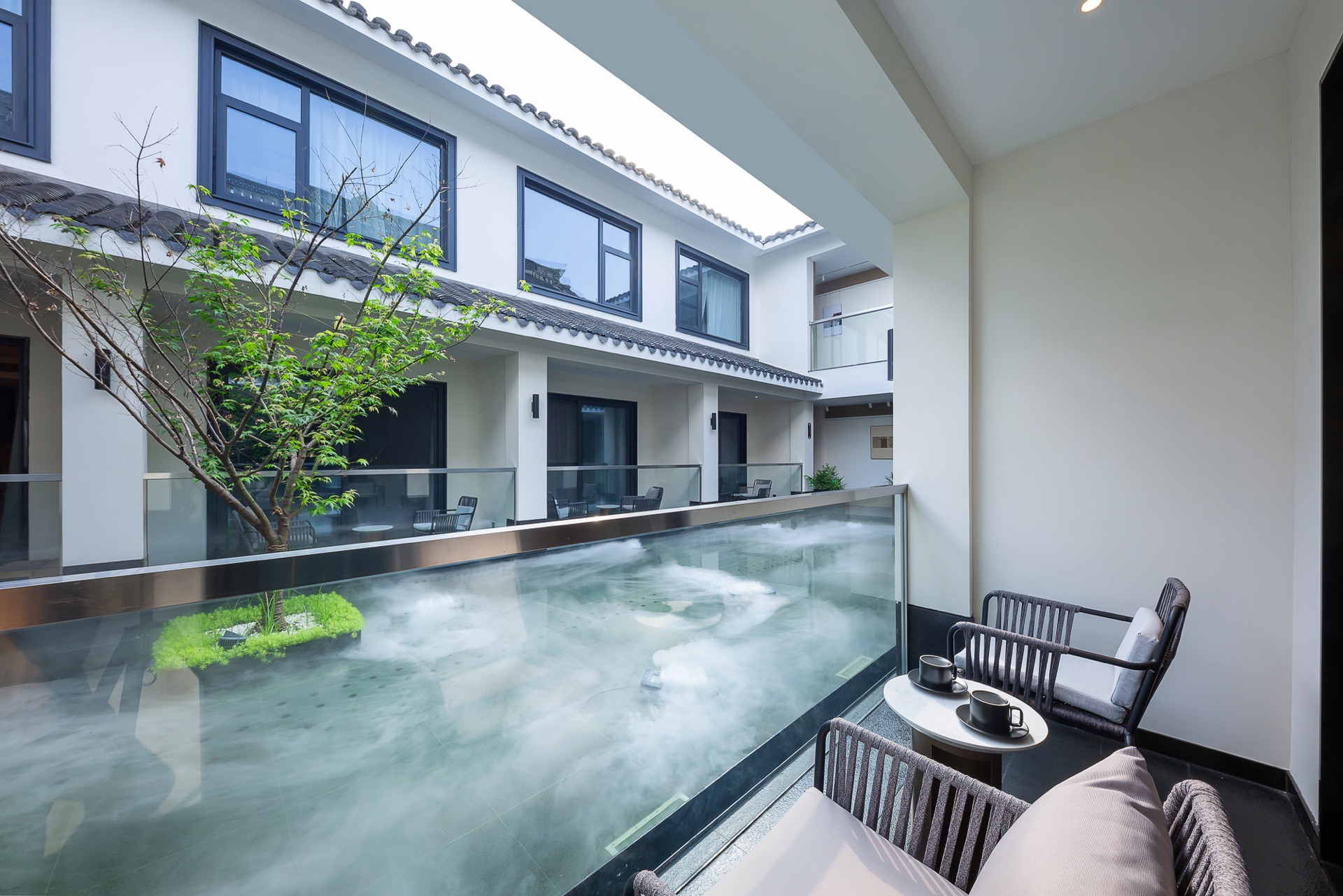 争朝夕-露台大床房（落地窗+高端洗护+智能客控）