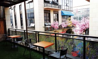 Danyang Huanhua Lelan Theme Hotel