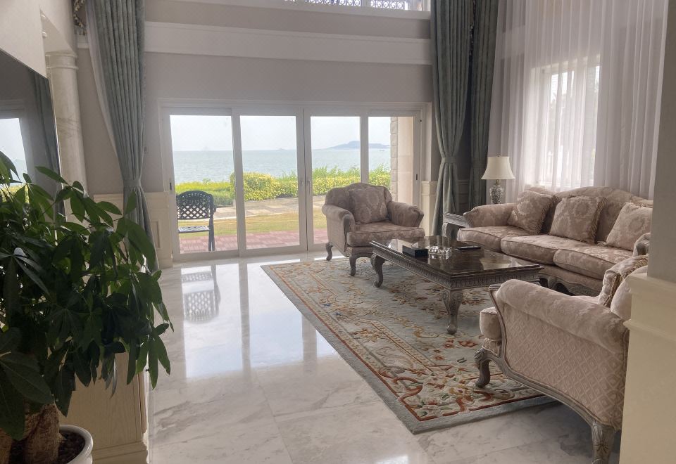 Asia Gulf HotelFrench-Style Presidential Villa