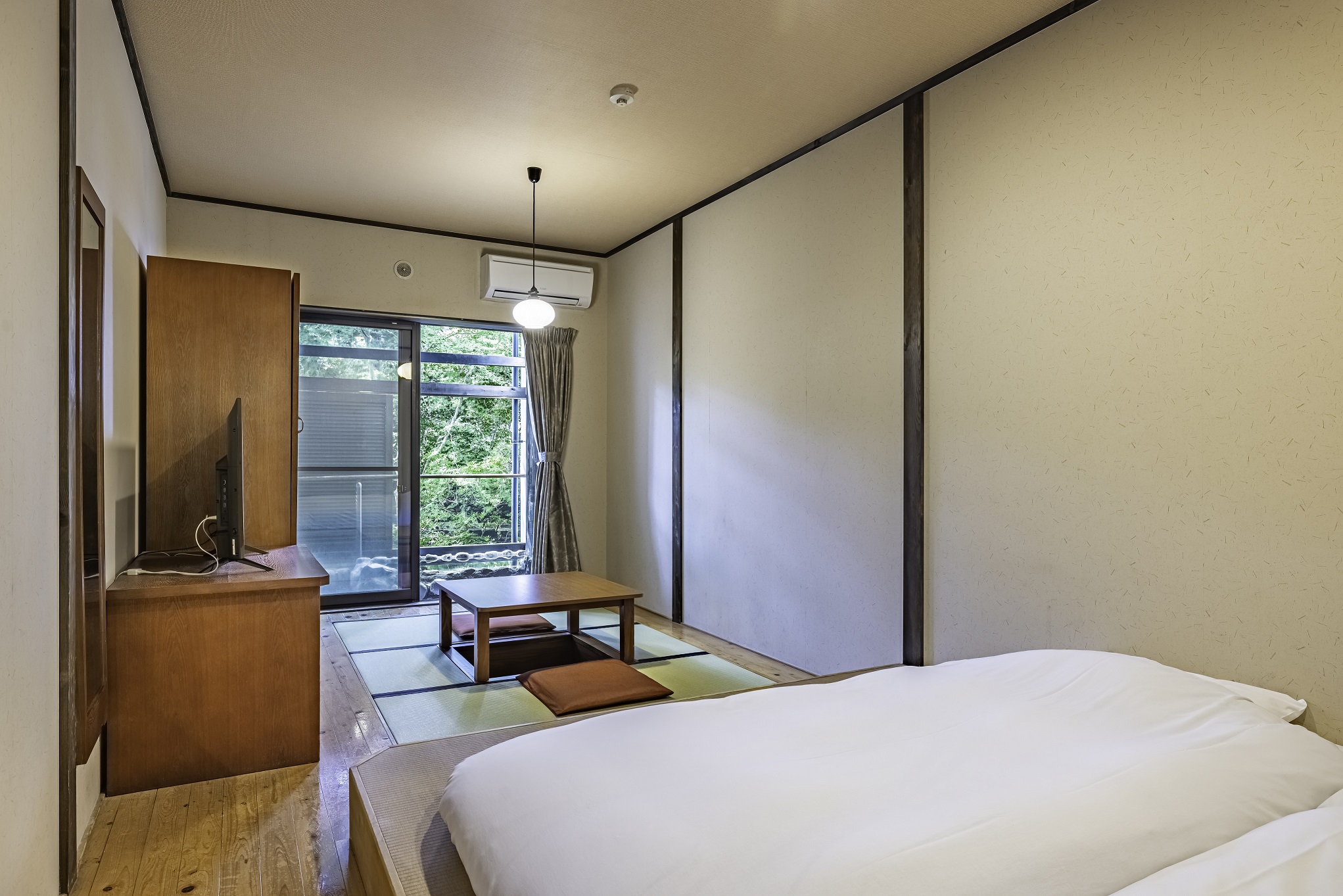 Sengokuhara Shinanoki Ichinoyu主楼一楼日式双床房（带露天浴池）