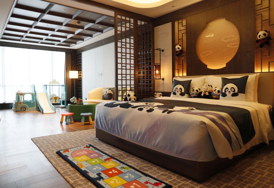 桃源熊貓開間套房（熊貓玩偶+小童滑滑梯+益智玩具）