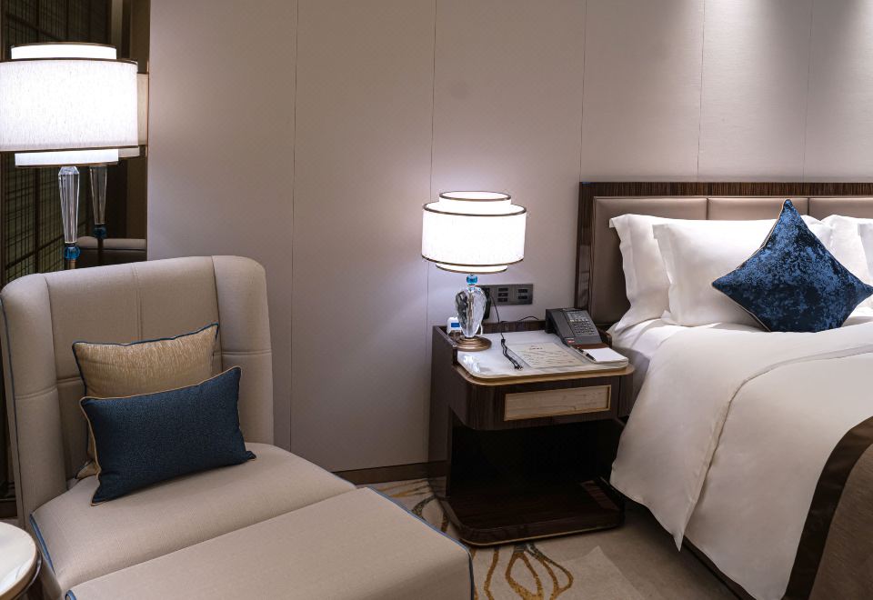 豪华大床房（无窗）