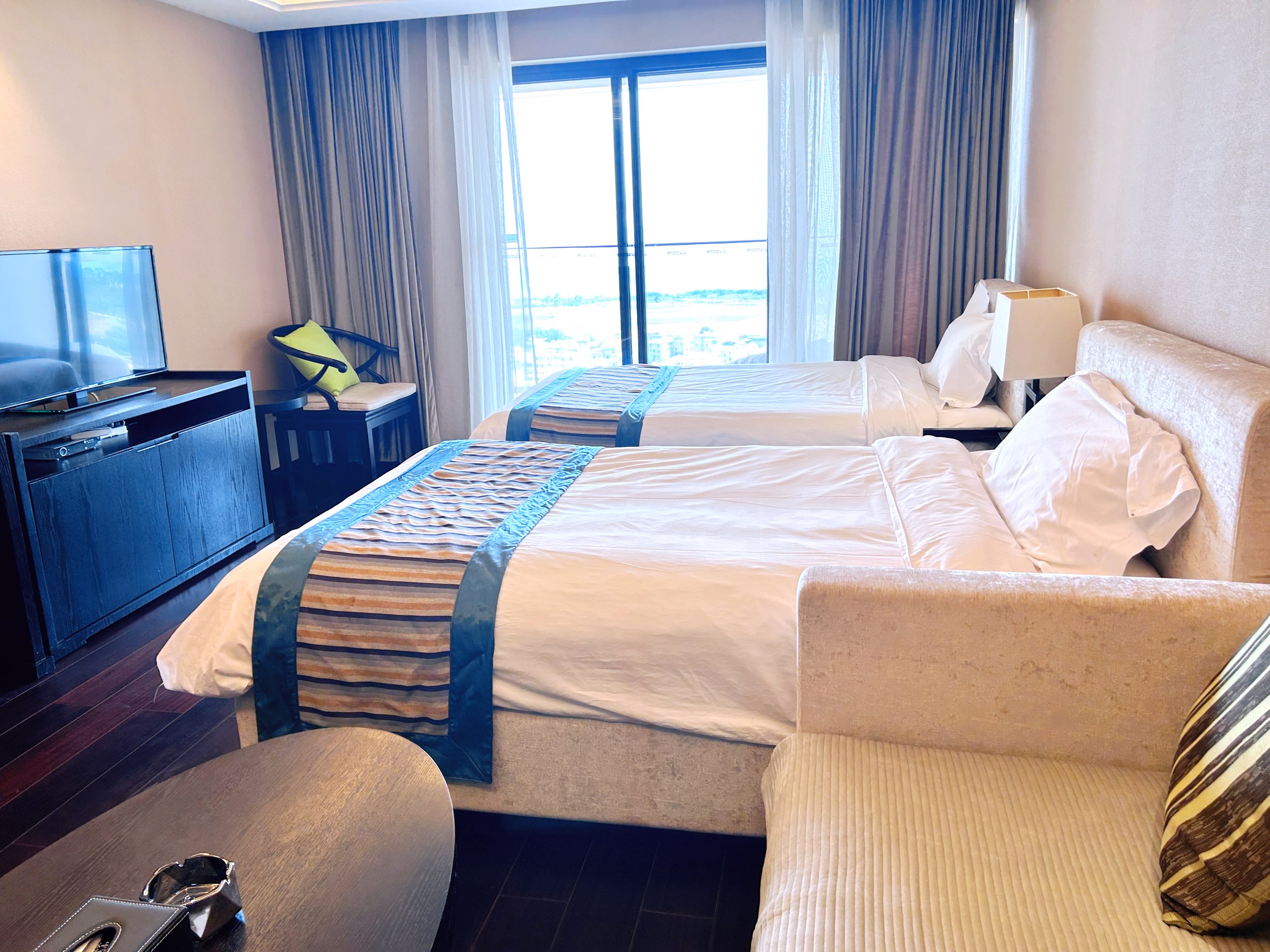 暮云·正湖景露台双床房