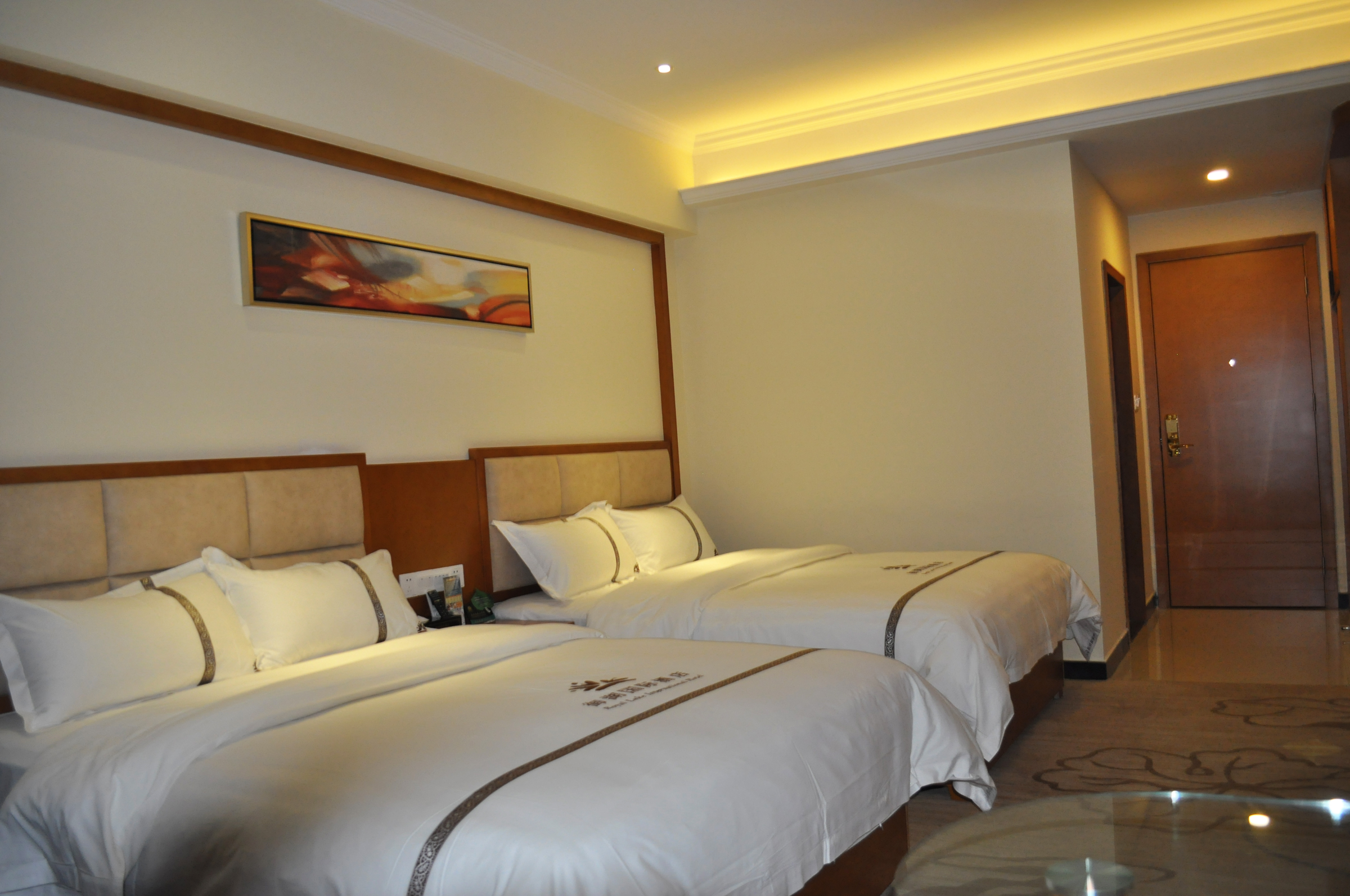 御景精品套房【一房一厅】【功夫茶具】【全景落地飘窗】