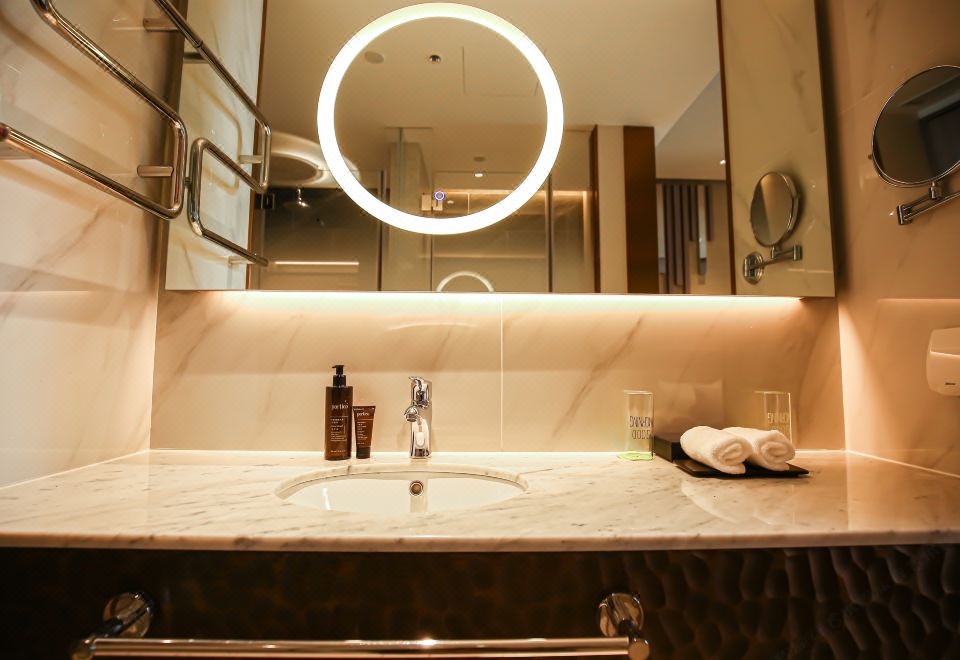 榻榻米大床房（加熱毛巾桿+小冰箱+智能鏡）