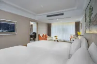 Vienna Hotel (Luoshan)