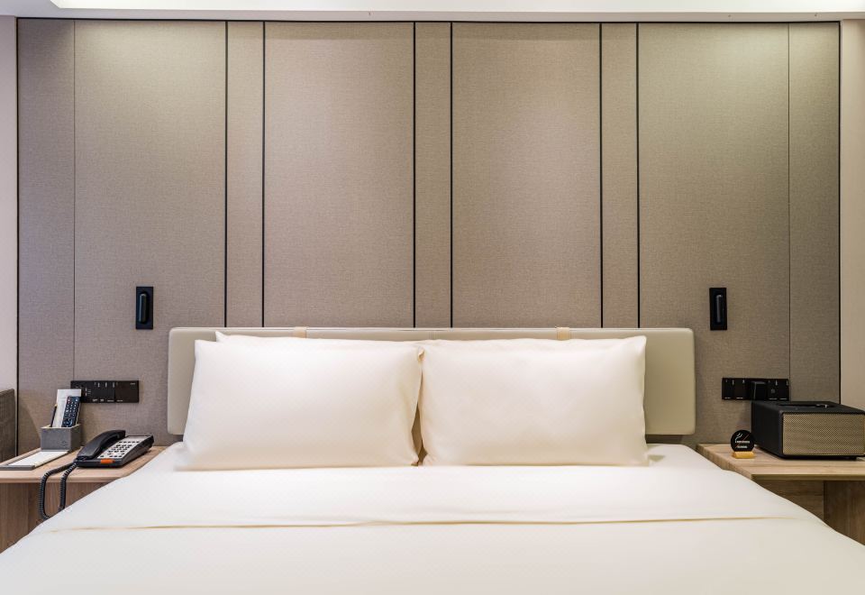 高级大床房-回弹Spa记忆枕