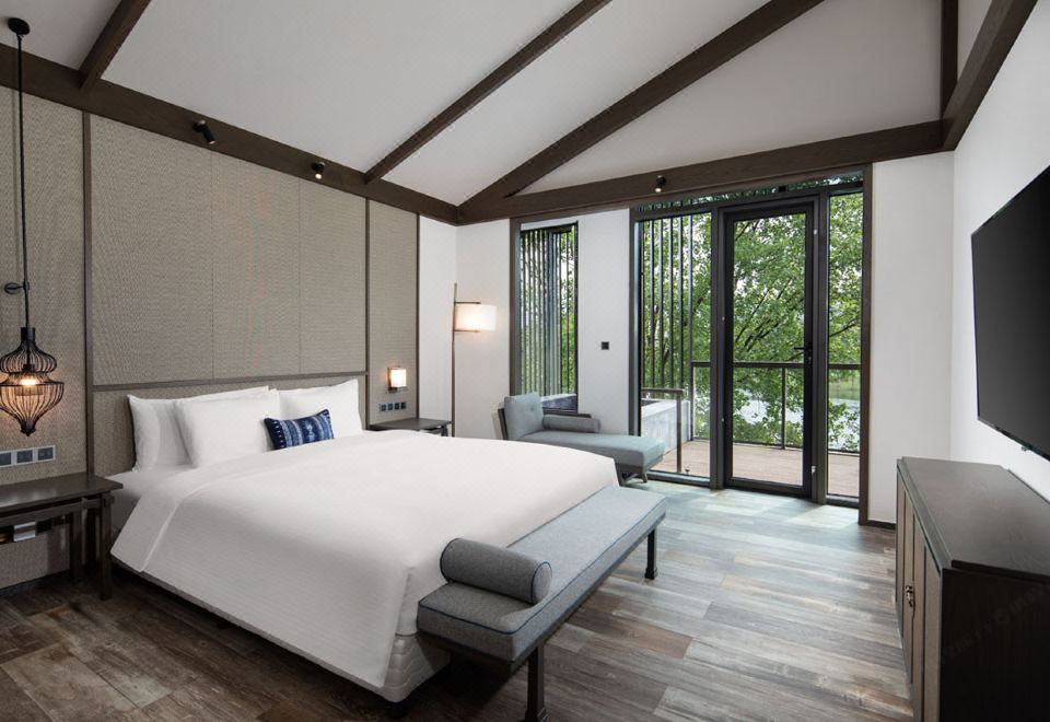 庭院高级豪华套房