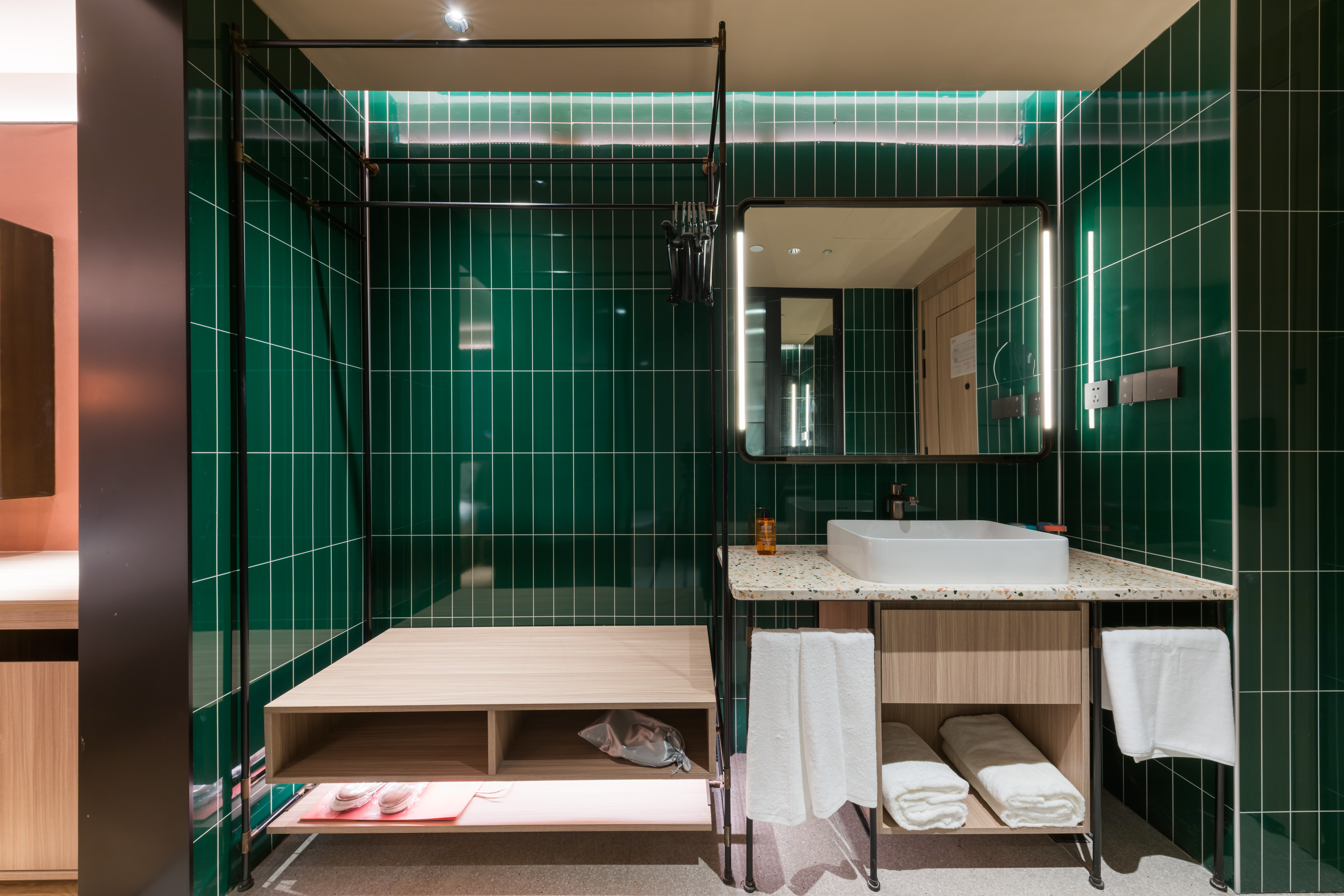 加州阳光大床房（全屋智能+手机投屏）