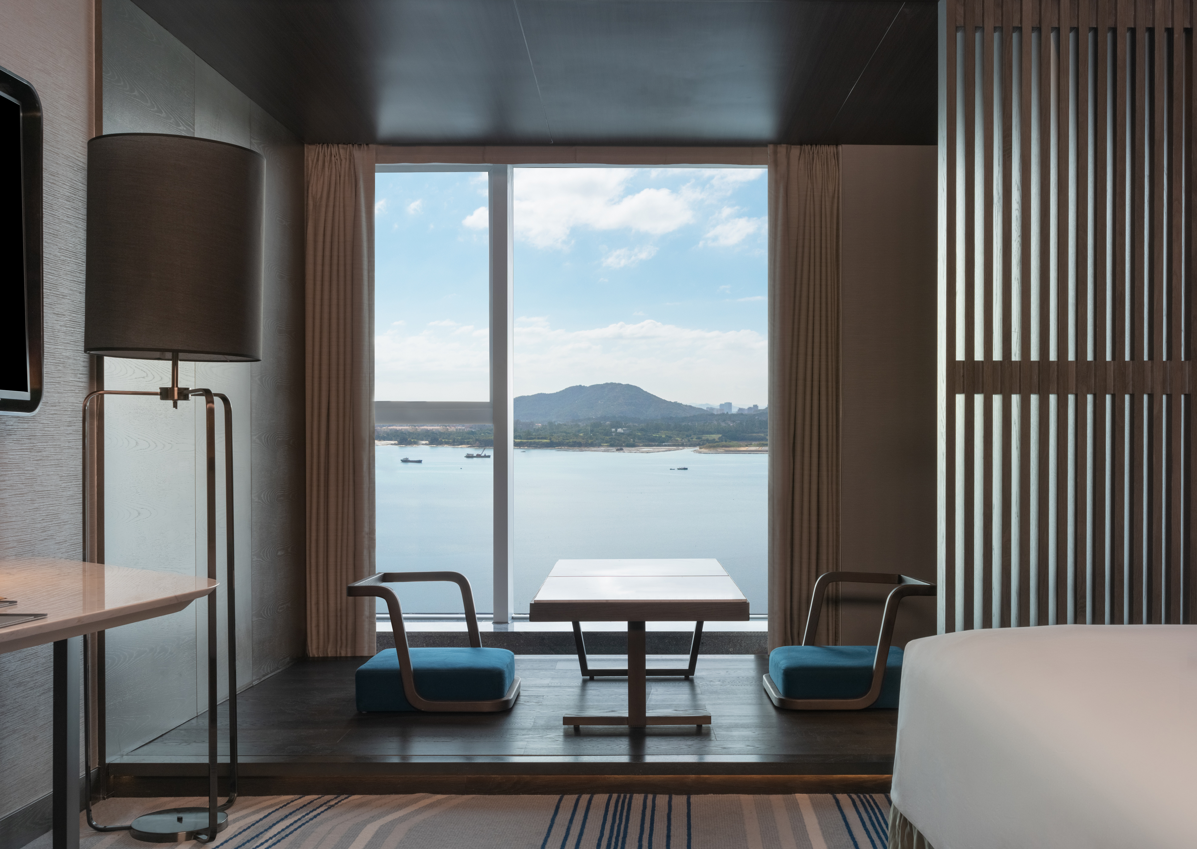 豪华行政海景大床房