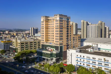 Green Oriental Hotel (Shenzhen Pinghu South China City Hehua subway station)