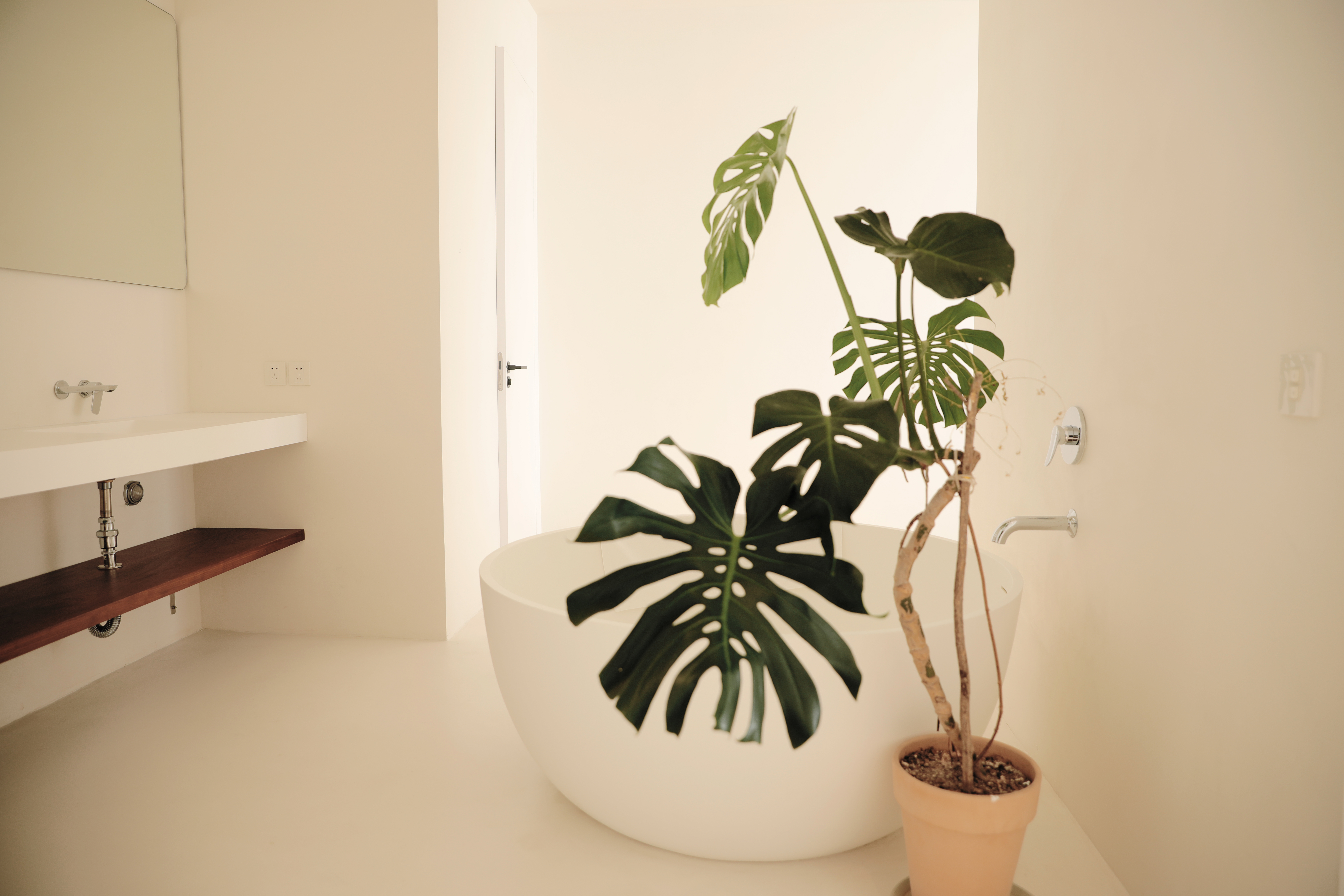 你看起来很好吃 丨园景浴缸大床房（全屋进口微水泥，科勒衞浴，金可儿床垫，网红冰箱）