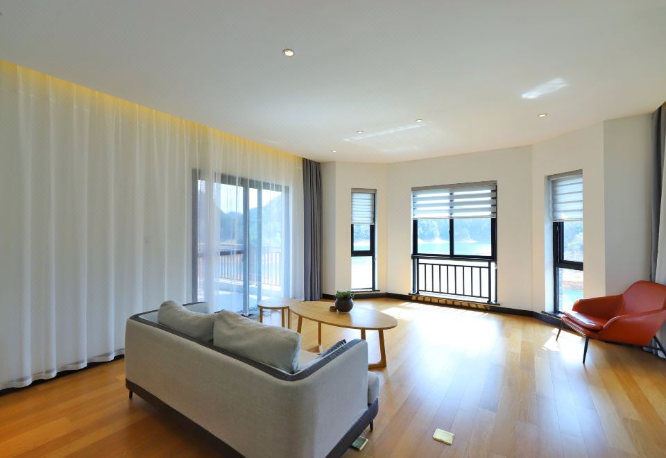 Qiandaohu Xinbo Holiday HotelCourtyard Detached Family Five-Bedroom House