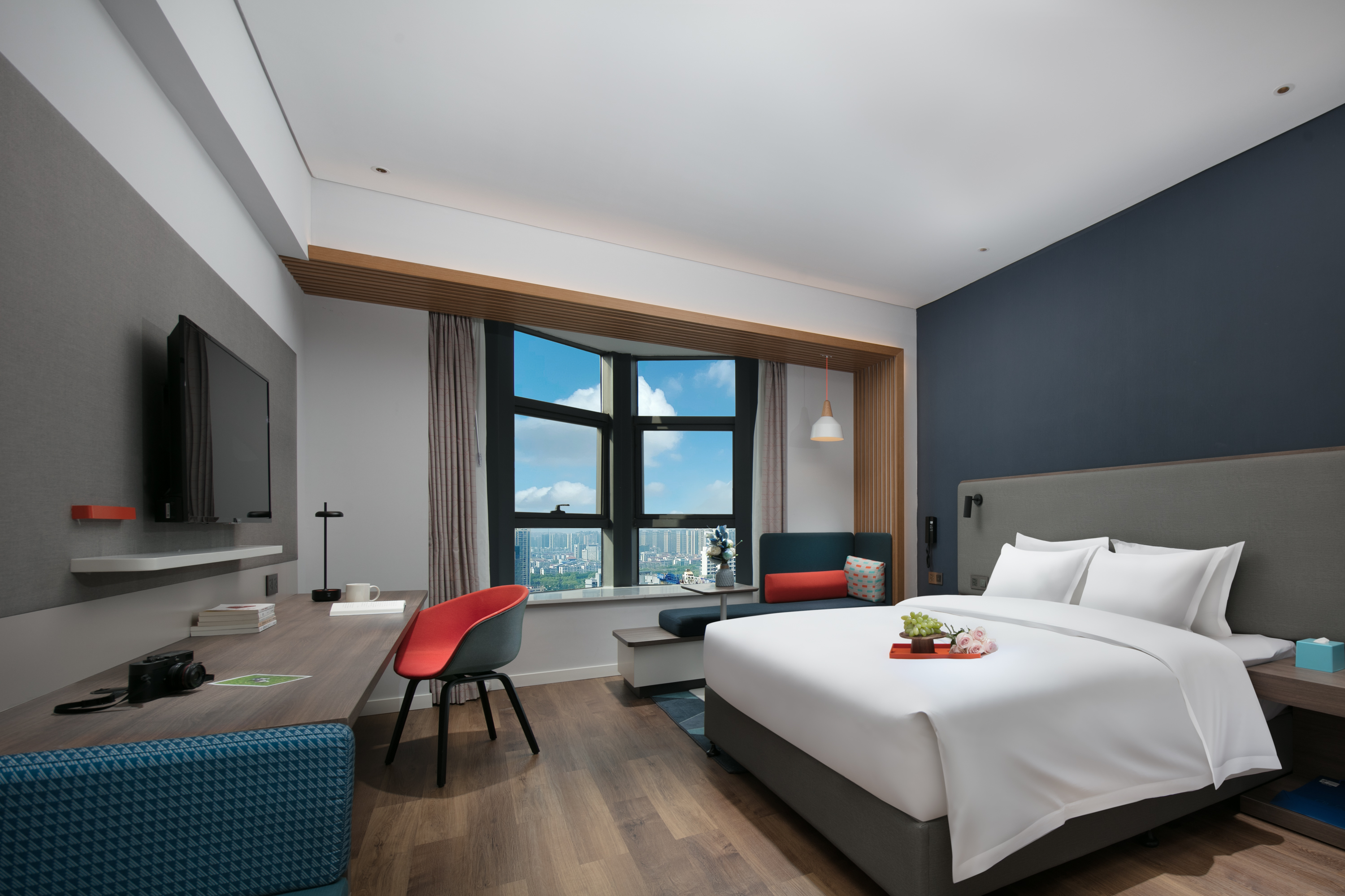 智选景观大床房（舒达床垫+办公桌椅+全身镜）