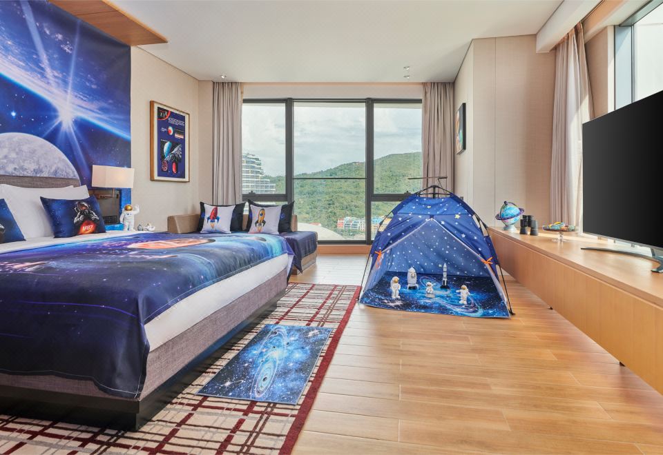 Hyatt Regency HengqinKaiyue Family Room