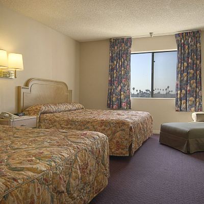 2 Double Beds, Non-Smoking Ramada by Wyndham Los Angeles/Wilshire Center Promo Code