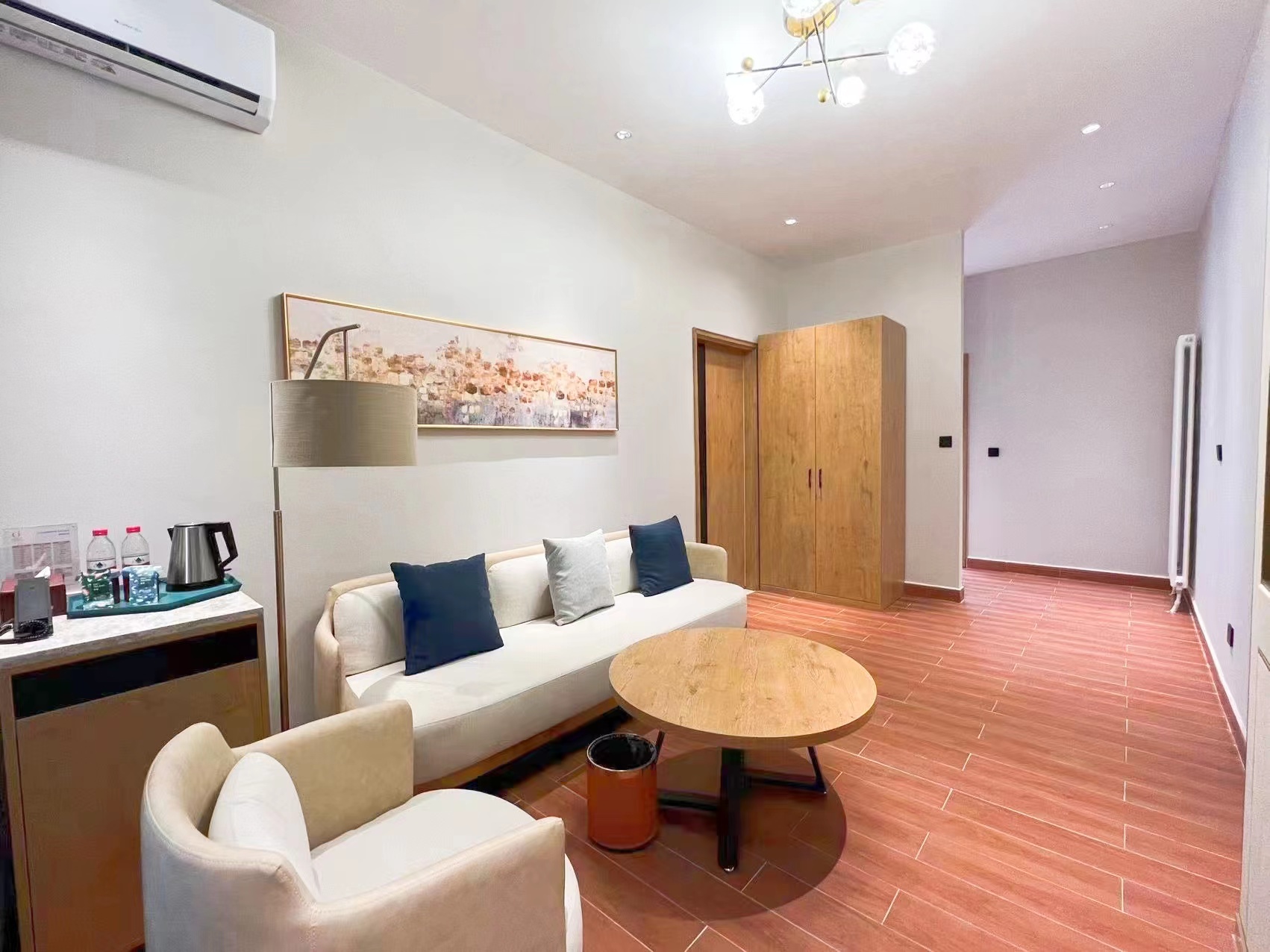 Orange Hotel (Beijing Zhongguancun Software Park)月若流金高级大床房（小冰箱+智能客控+手机投屏）