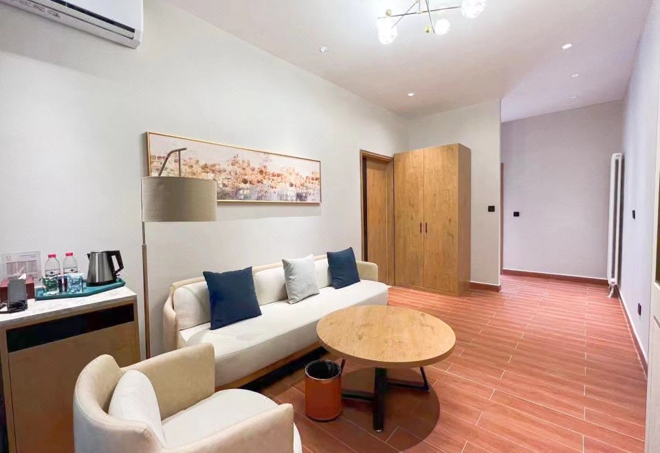 月若流金高级大床房（小冰箱+智能客控+手机投屏）